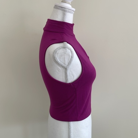 Arden B Sleeveless Top with Cut Out - Picture 2 of 6